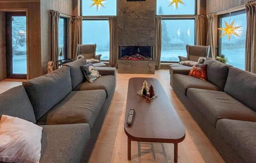 Loten Municipality House | 5 Bedroom Stunning Home In Løten