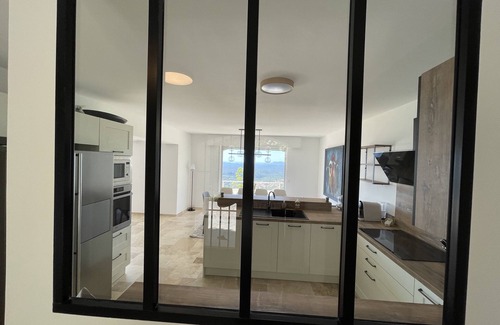 Tourrettes-sur-Loup Villa | 5 bedroom villa with sea view in Tourettes