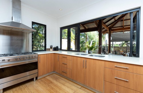 Cable Beach House | 5 Bedroom with Sweeping Veranda & Private Pool