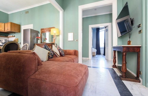Monti Apartment | [5 Bedrooms, 3 bathrooms] Historic residence in Coliseum
