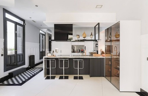 Justicia Apartment | 5 bedrooms 5 bathrooms furnished - Center - spacious with terrace
