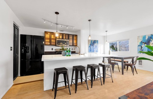 Minor House | 5 Beds Spacious House - Walk to Seattle University