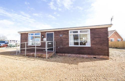 Hunstanton Cabin | 5 Berth Dog Friendly Lodge In Hunstanton By The Beach Ref 13015Rn