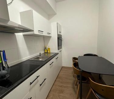 Lierenfeld Apartment | 5 Betten Montuerwhonung mit Waschmaschine
