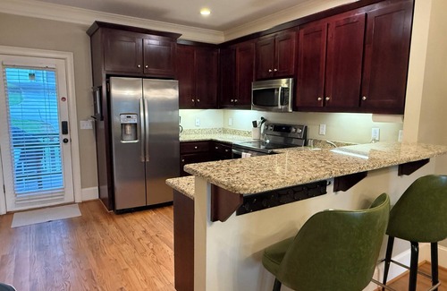 Belvedere Park House | 5 BR/3 BA for MidTerm or Long Term! InLaw Suite! Privacy fence! Jet Tub! Garage!