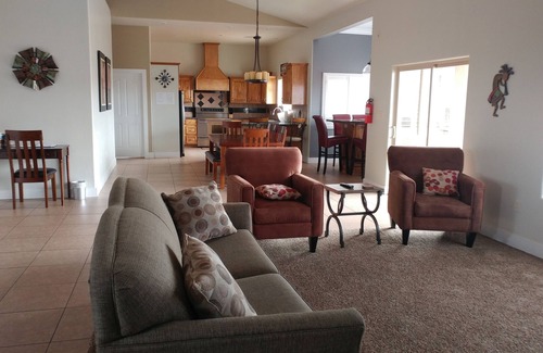 Page House | 5 BR/4 BA Home for Large Groups near Lake Powell/Antelope Canyon/Horseshoe Bend