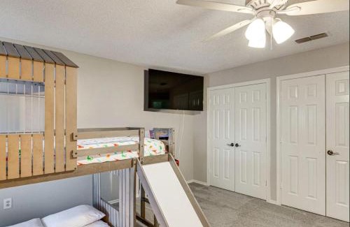Grand Prairie House | 5 BR House with heated pool near DFW and stadium