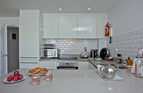 Newquay Apartment | 5 Fistral Beach, Newquay - an apartment that sleeps 4 guests in 2 bedrooms