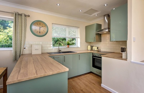 Llanbedrog House | 5 Glyn y Marian - Two Bedroom House, Sleeps 5