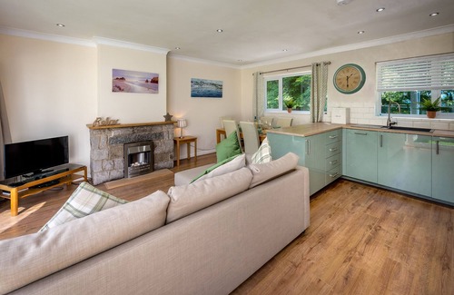 Llanbedrog House | 5 Glyn y Marian - Two Bedroom House, Sleeps 5