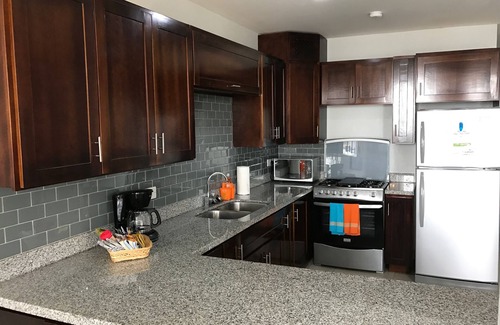 Bois d'Orange Apartment | #5 GORGEOUS Views, Great Location, Modern Apartment