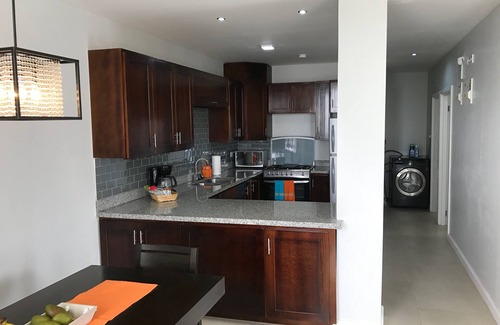 Bois d'Orange Apartment | #5 GORGEOUS Views, Great Location, Modern Apartment
