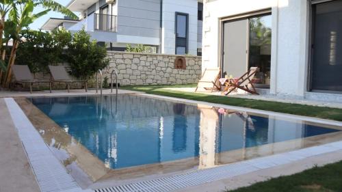 Cesme Villa | 5 km to Alacati, Luxury Villa with Garden and Pool