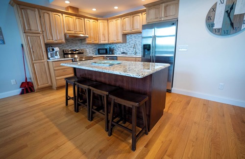 Ludington Condo | #5 Lake Front Condo - Hamlin Lake, Ludington, MI - 10 Guests