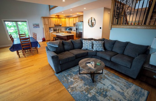 Ludington Condo | #5 Lake Front Condo - Hamlin Lake, Ludington, MI - 10 Guests