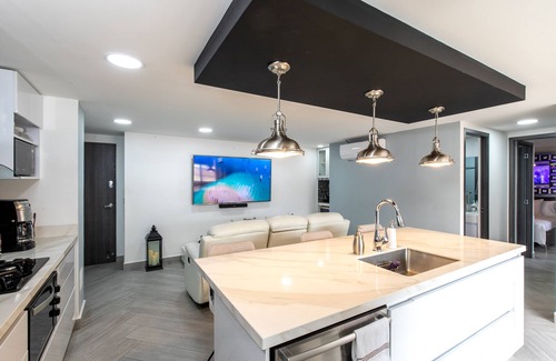Sabaneta Condo | 5* Luxurious 2B/2B/2T condo in front of famous Parque de Sabaneta