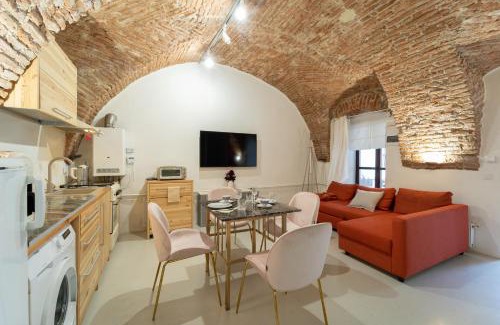 Cluj-Napoca City Centre Apartment | 5* luxury in Unirii square.
