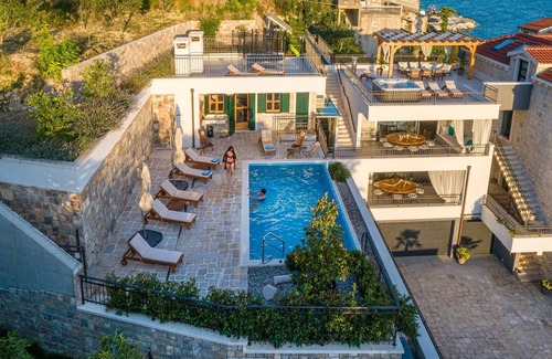Jesenice Villa | 5* Luxury Stone Villa Diamond with pool, hot tub and sauna