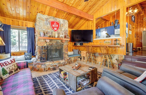 Sugarloaf Cottage | 5 Mi to Big Bear Lake: Pet-friendly Gem Near Hikes