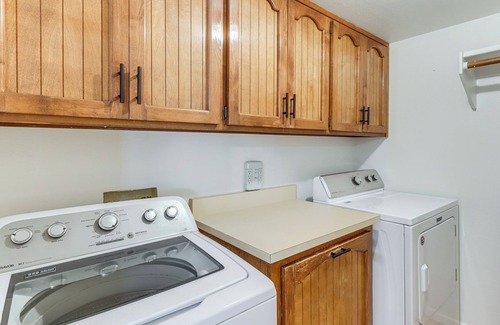 Yuma Apartment | 5 Mi to Colorado River: Yuma Gem w/Pool Access!