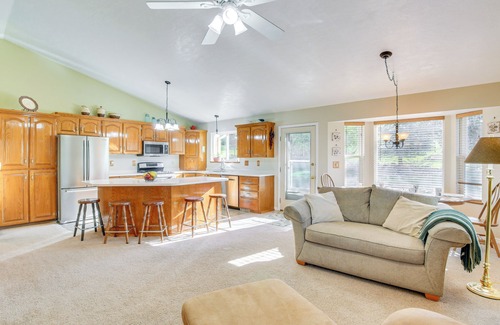 North Logan Cottage | 5 Mi to Downtown Logan: Scenic Retreat w/Patio