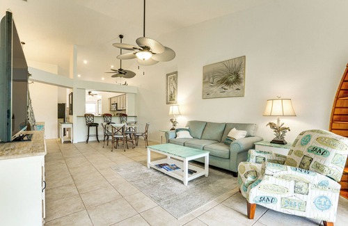 Crown Pointe Villa | 5 Mi to Naples Beach - Getaway w/Screened Lanai!