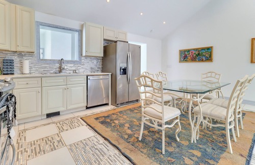Pittsfield House | 5 Mi to U of M: Spacious Retreat w/Patio & Yard