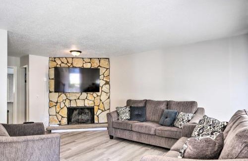 Bedford Apartment | 5 Mi to UT Quiet Toledo Duplex Near Parks!