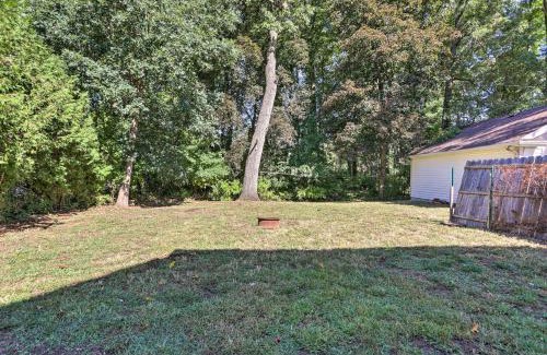 Bedford Apartment | 5 Mi to UT Quiet Toledo Duplex Near Parks!