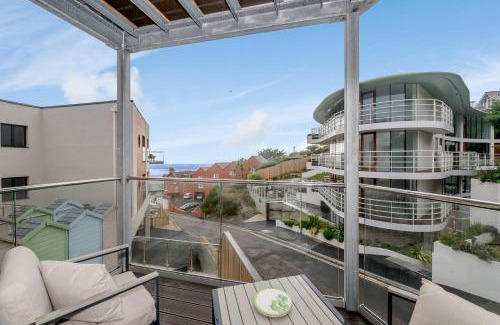 Mortehoe Apartment | 5 Middlecombe - Luxury Apartment at Byron Woolacombe, only 4 minute walk to Woolacombe Beach!