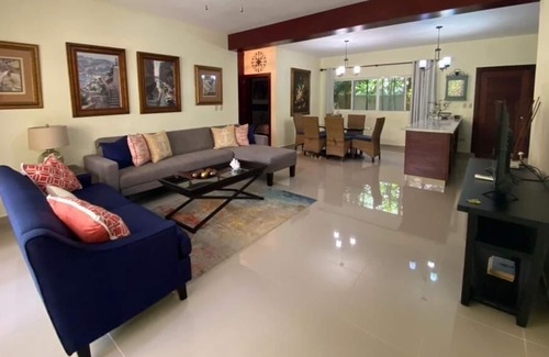 ProCab Condo | 5 Min from the beach! 2 Bed Centre of Cabarete,close to restaurants, stores, etc