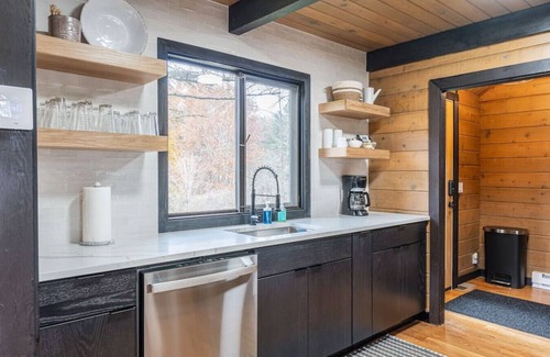 Windham Cabin | 5 Min to Skiing | Hot Tub | Fire Pit | Pool Table
