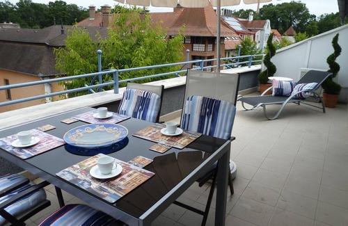 Heviz Apartment | 5 min to the thermal lake, gr. 3 rooms Apartment with 20 sqm roof terrace, air conditioning, internet,