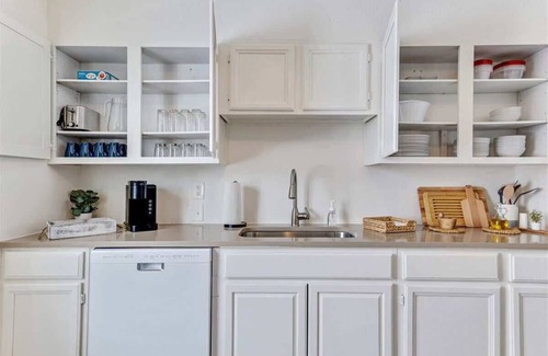 Bountiful Apartment | 5 Mins off i15, Pickle Ball Courts Close By!