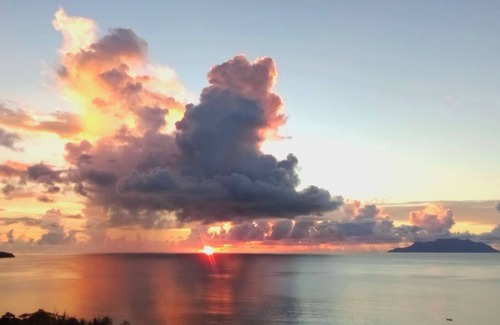 Mare Anglaise Apartment | 5 mins walk to the beach, restaurants, bars, dive centers, car rentals etc
