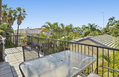 Noosa Heads Apartment | 5 Minute walk to Hastings Street - Unit 9 Descola 6 Noosa Drive