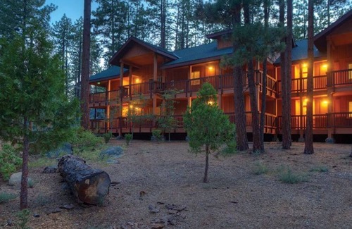 Round Hill Village Resort | 5 minute walk to Lake Tahoe - Beautiful South Lake Tahoe Resort