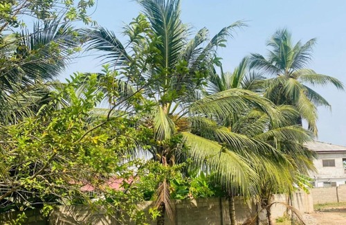 Cape Coast Apartment | 5 minutes drive to the beach, Family-sized condo with Spacious Balcony