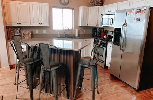 Deadwood Cabin | *5 Minutes From Deadwood, * Sweeping Views, * Outstanding Locale