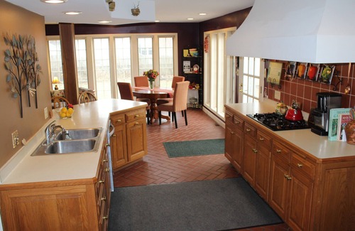 South Bend House | 5 minutes from Notre Dame - Spacious 4 Bedroom Home