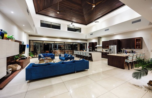 El Ocotal House | 5 MINUTES TO BEACH! Dazzling Luxury Hilltop Estate w/MASSIVE Outdoor Oasis!