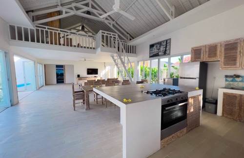 Pecatu Villa | 5 minutes to bingin beach & padang padang beach!