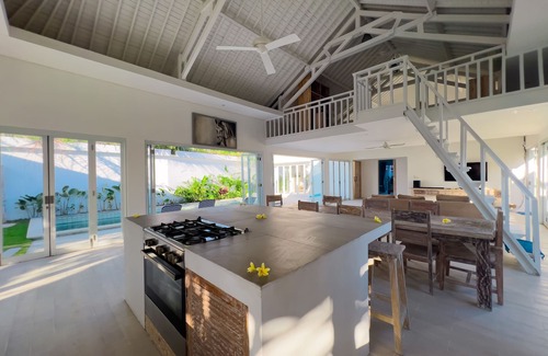 Pecatu Villa | 5 minutes to bingin beach & padang padang beach!