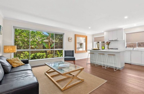 Mornington House | 5 minutes to central Mornington shops. Private house with a chill vibe.
