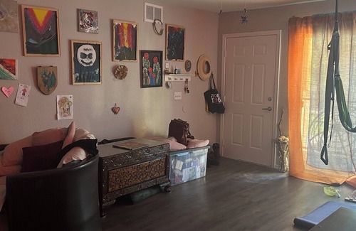 Downtown Phoenix Apartment | 5 minutes to Downtown! Family size apartment with easy access to Light Rail.nn