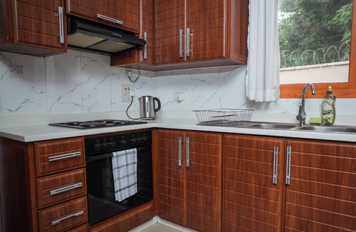 Lusaka House | 5 minutes to Munali Mall! Peaceful bungalow with a pool.