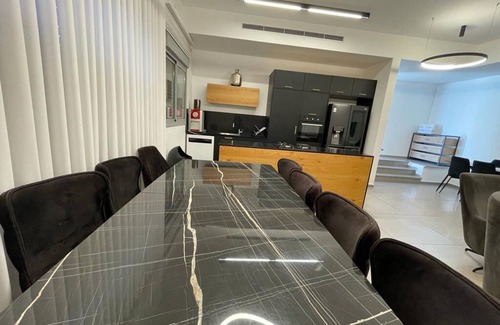 Eilat Villa | 5 minutes to the Red Sea! Great house with heated swimming pool