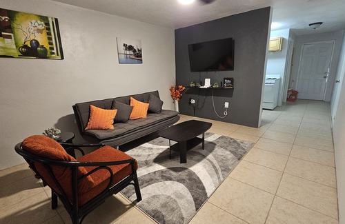 Crocus Hill Apartment | 5 minutes to the valley & Crocus Bay! condo with a beautiful private courtyard.