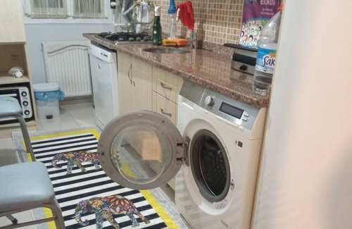 Icerenkoy Mahallesi Apartment | 5 Minutes to Trump Towers, 10 Minutes to Cevahir Mall