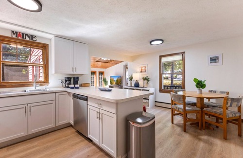 Old Orchard Beach House | 5 Minutes to OOB! Fire Pit & Deck, Dogs Welcome, Family Friendly, Sleeps 10